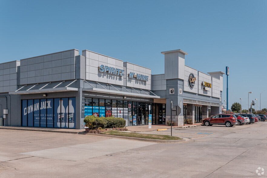 1304-1340 N Interstate Dr, Norman, OK for lease - Building Photo - Image 1 of 7