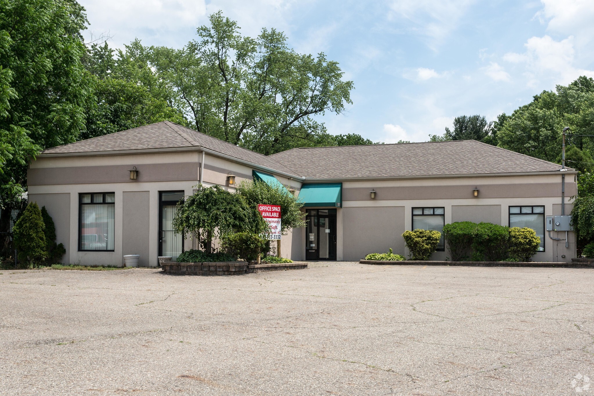 2169-2173 E Market St, Akron, OH for sale Primary Photo- Image 1 of 1