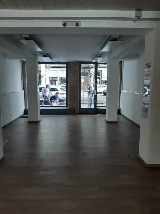 Lyon, RHO 69006 -  -  - Interior Photo - Image 1 of 2