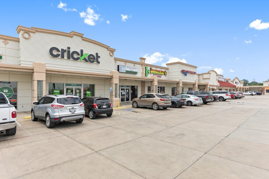 1400 N Westgate Dr, Weslaco, TX 78596 1400 N Westgate Dr Center