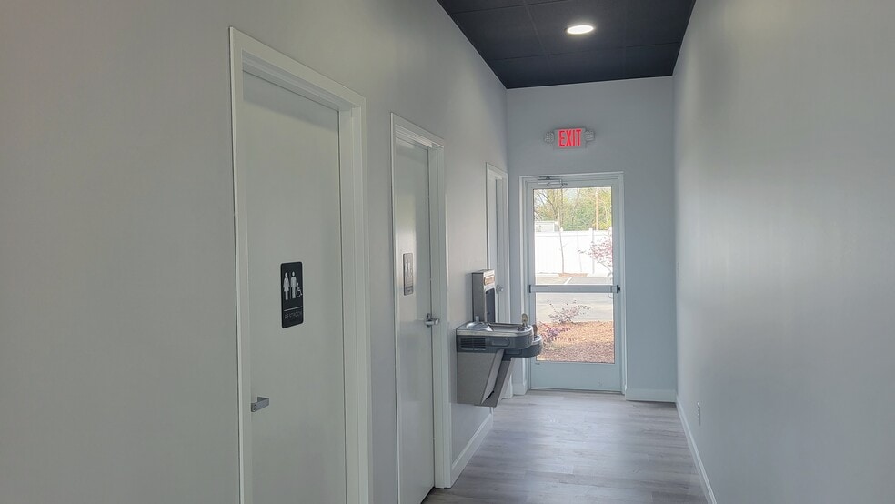 2826-2830 Raeford Rd, Fayetteville, NC for sale - Building Photo - Image 2 of 5