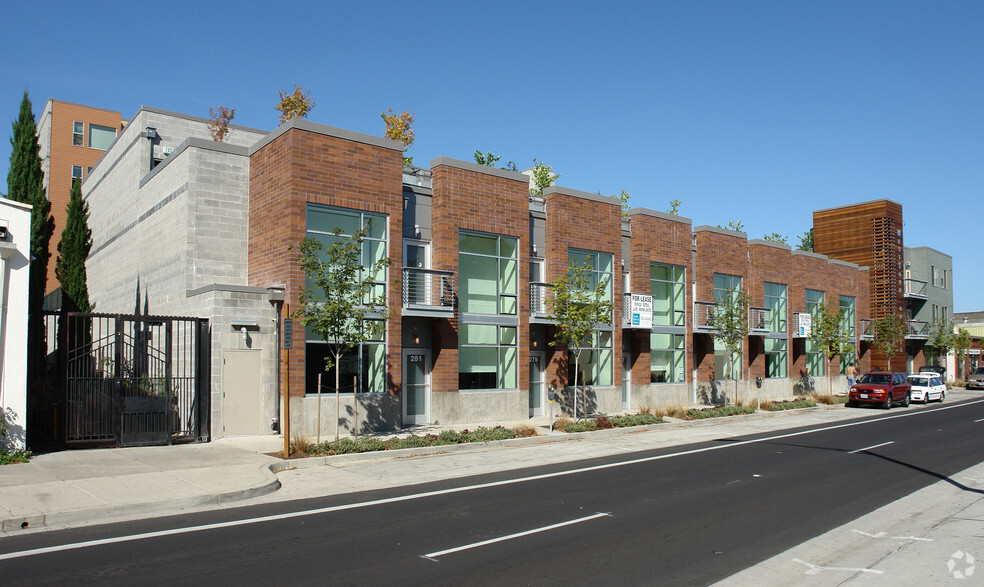 269-281 W 8th Ave, Eugene, OR for lease - Primary Photo - Image 1 of 4