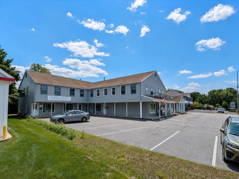 880 Boston Post Rd, Old Saybrook, CT for sale - Building Photo - Image 2 of 30