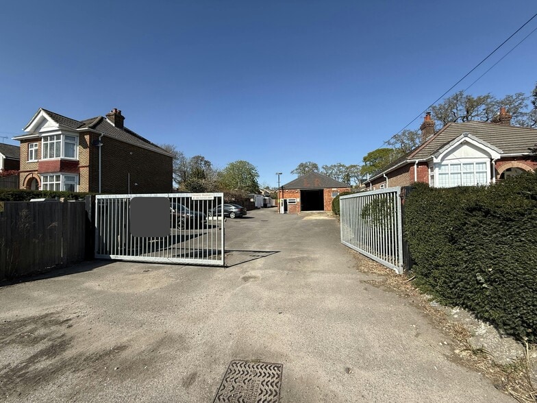 10 Lovedean Ln, Waterlooville for lease - Building Photo - Image 1 of 40