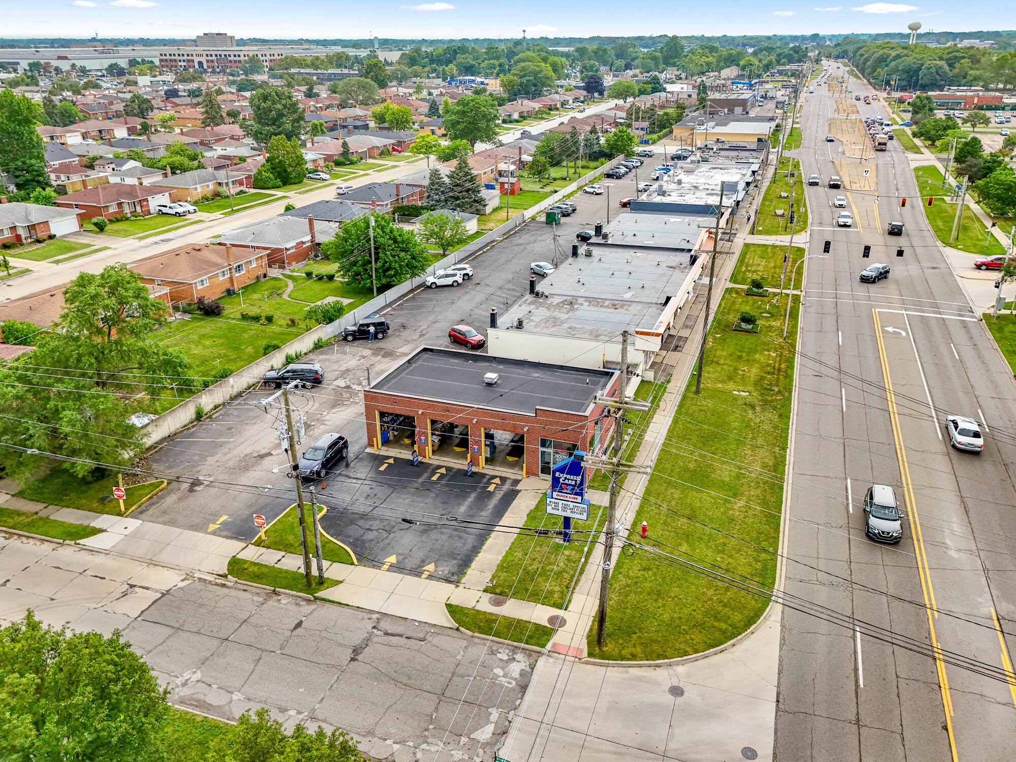 8332 E 12 Mile Rd, Warren, MI for sale Building Photo- Image 1 of 1