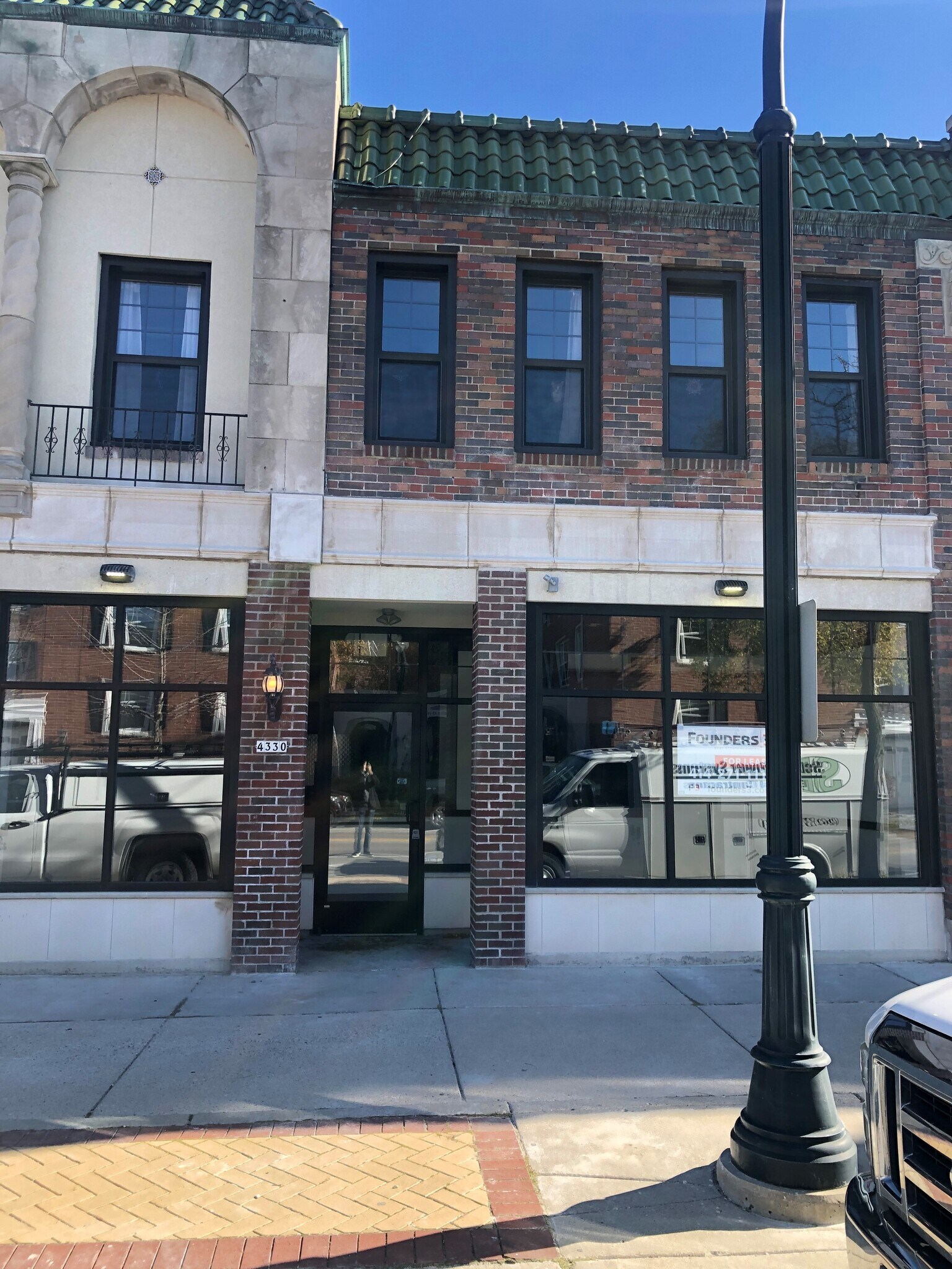 4312-4334 N Oakland Ave, Shorewood, WI for sale Building Photo- Image 1 of 1