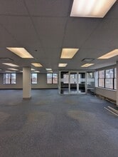 20624 Abbey Woods Ct, Frankfort, IL for lease Interior Photo- Image 2 of 5