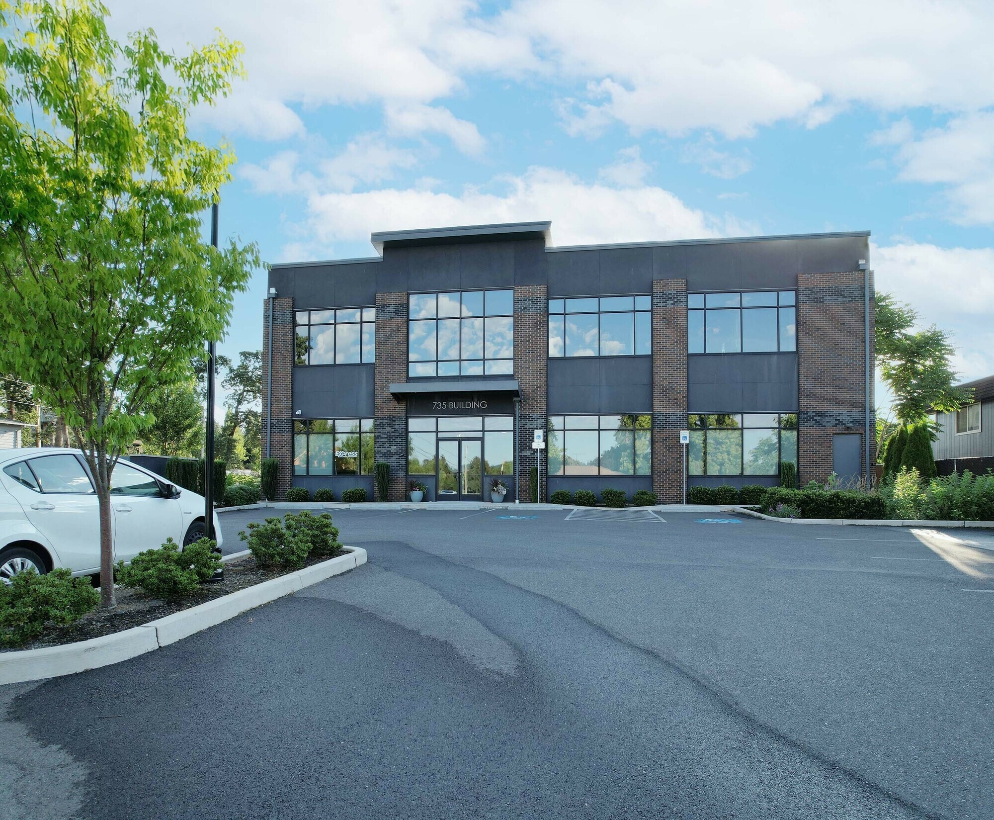 735 E Clarendon St, Gladstone, OR for sale Building Photo- Image 1 of 13