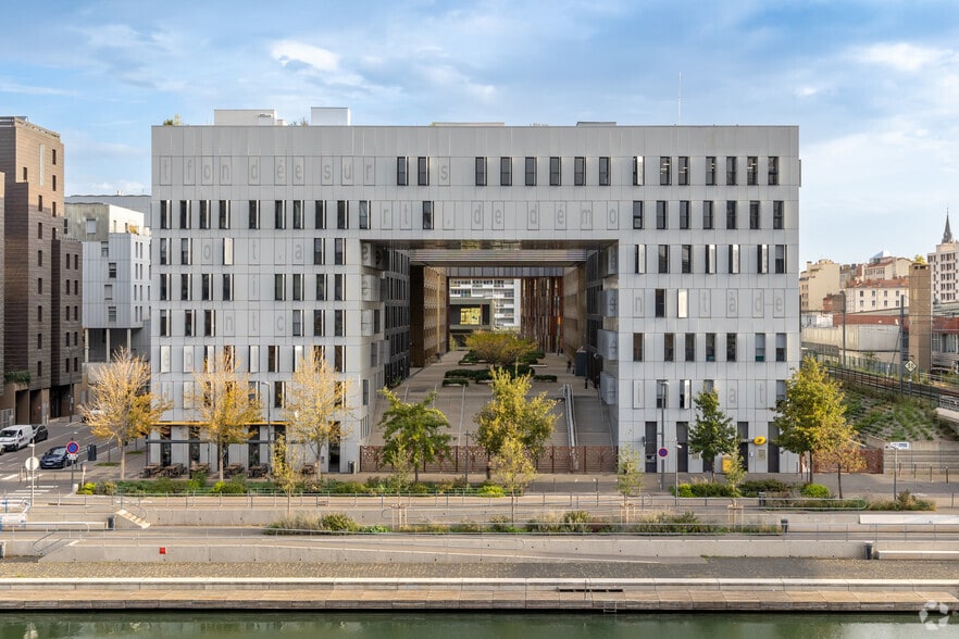 49-63 Rue Denuzière, Lyon for lease - Primary Photo - Image 1 of 8