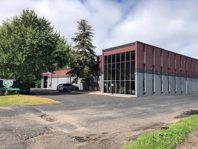 547 County Road E W, Shoreview, MN for lease - Building Photo - Image 1 of 2