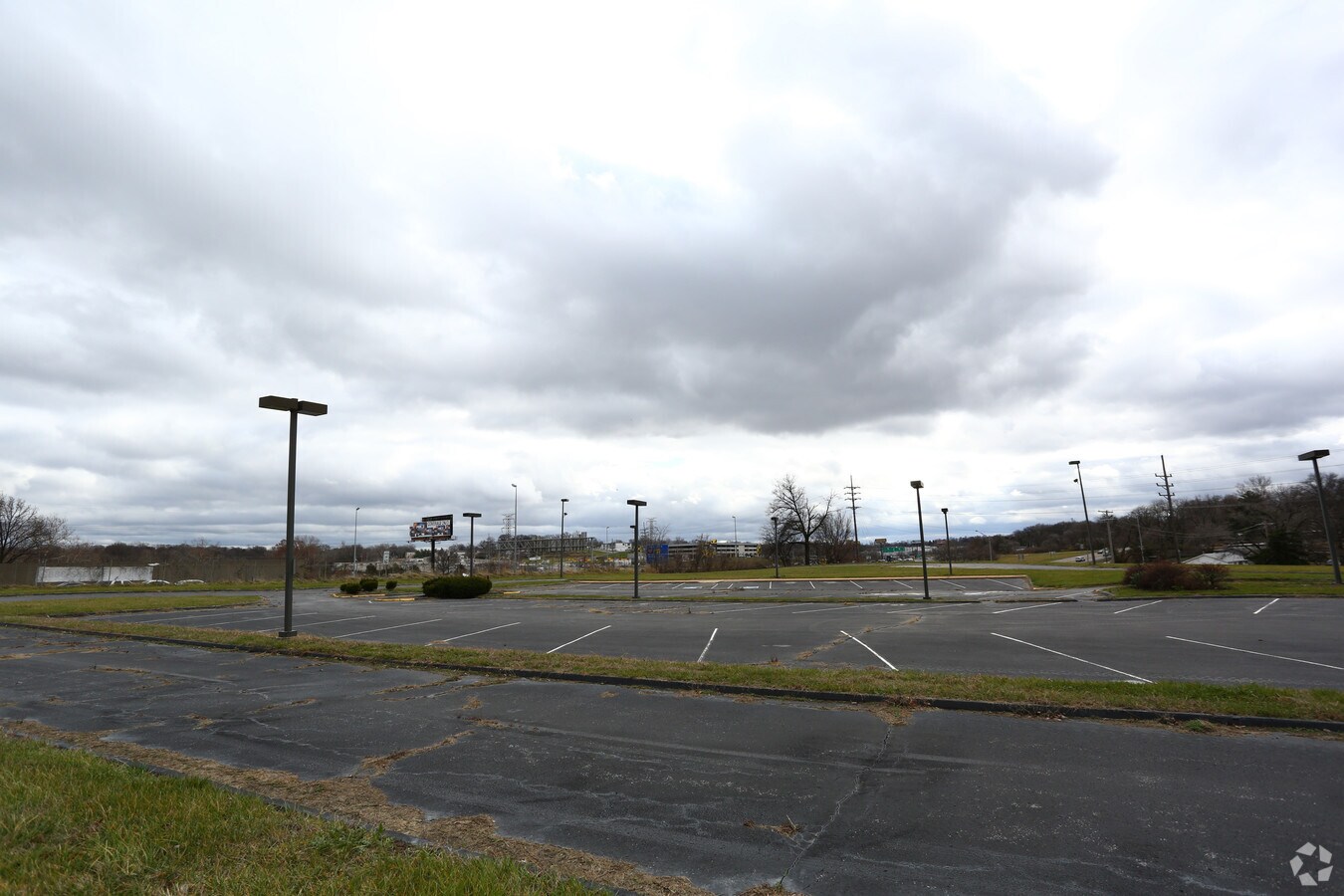 9229 Natural Bridge Rd, Saint Louis, MO 63134