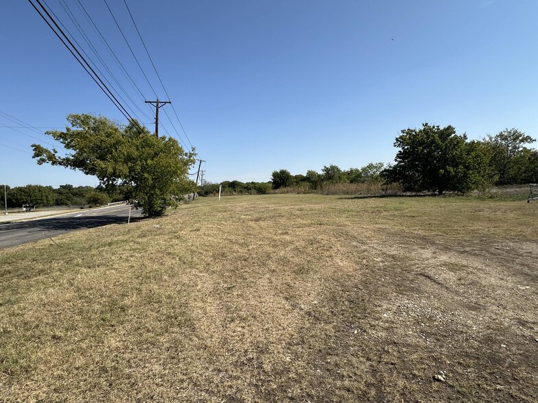 901 Sycamore School Rd, Fort Worth, TX for sale - Building Photo - Image 3 of 3