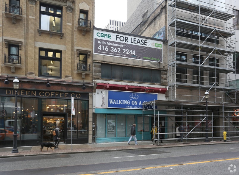 144 Yonge St, Toronto, ON for sale - Primary Photo - Image 1 of 1