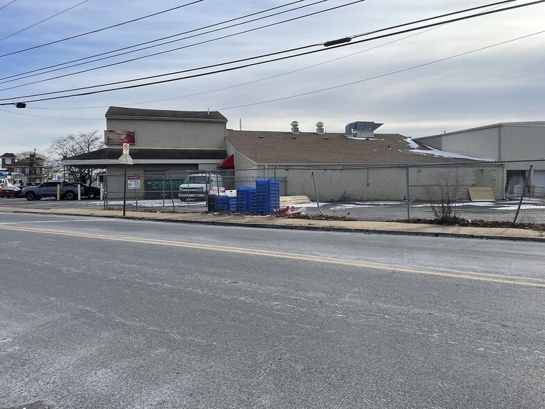 1580 Huddell Ave, Marcus Hook, PA for lease - Building Photo - Image 1 of 18