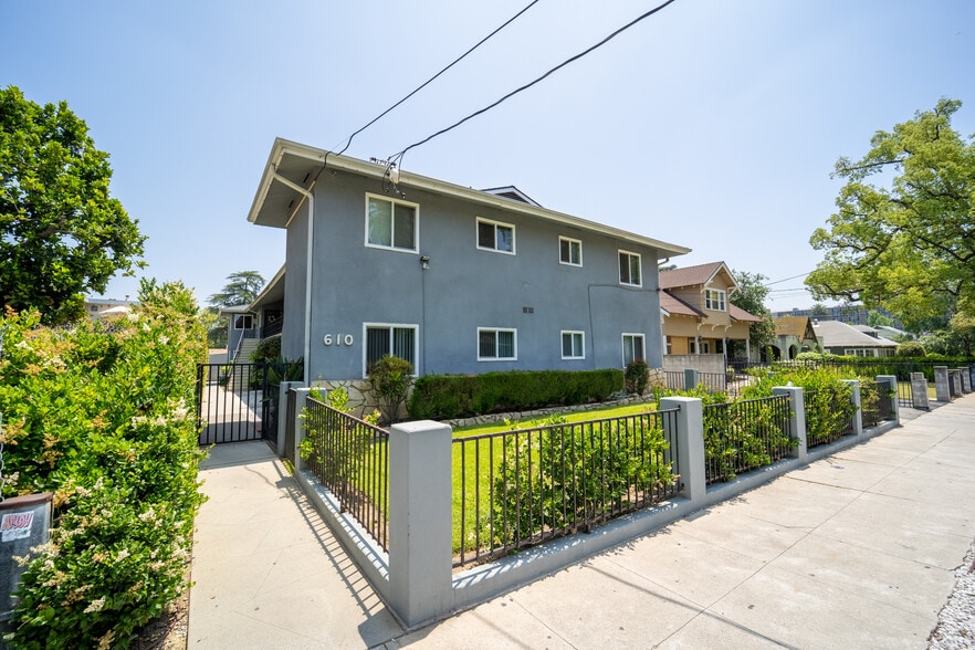 610 N Oakland Ave, Pasadena, CA for sale - Building Photo - Image 1 of 12