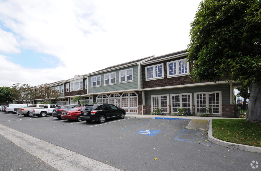 511-551 N Fairview St, Santa Ana, CA for sale - Building Photo - Image 3 of 3