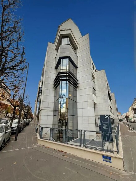 Office in Vincennes for lease - Building Photo - Image 1 of 7