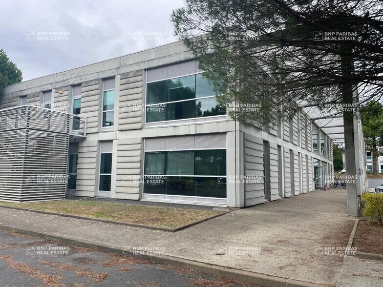 Office in Nantes for lease - Building Photo - Image 1 of 14