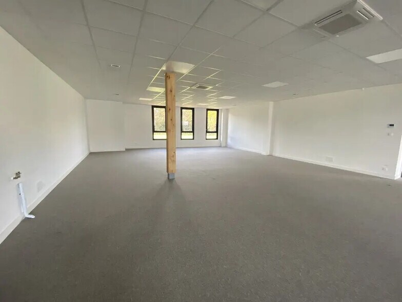 Office in Le Bignon for sale - Interior Photo - Image 3 of 5