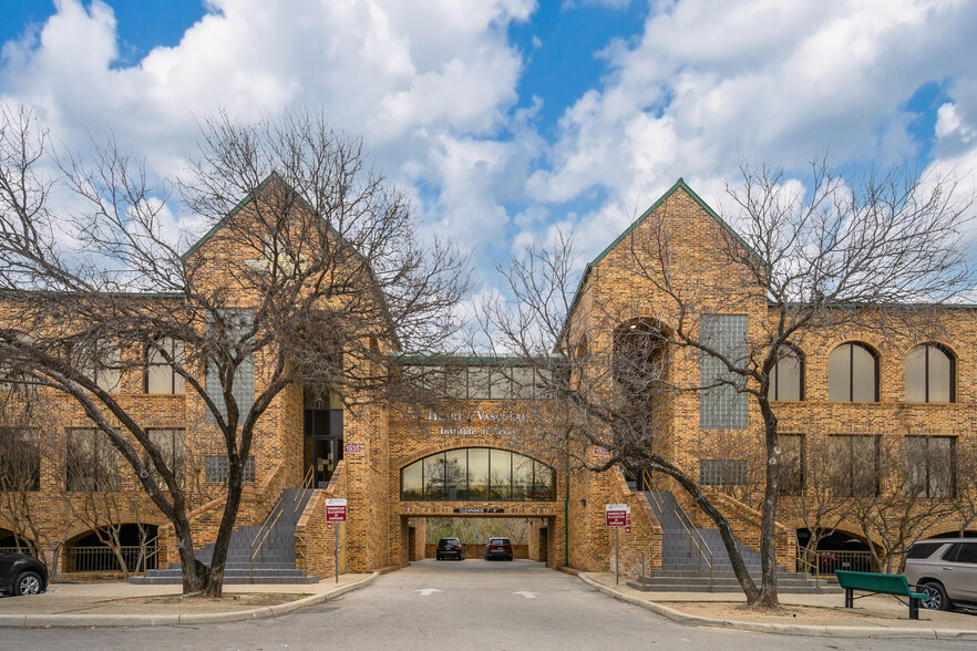 1933 NE Loop 410, San Antonio, TX for sale - Building Photo - Image 3 of 11