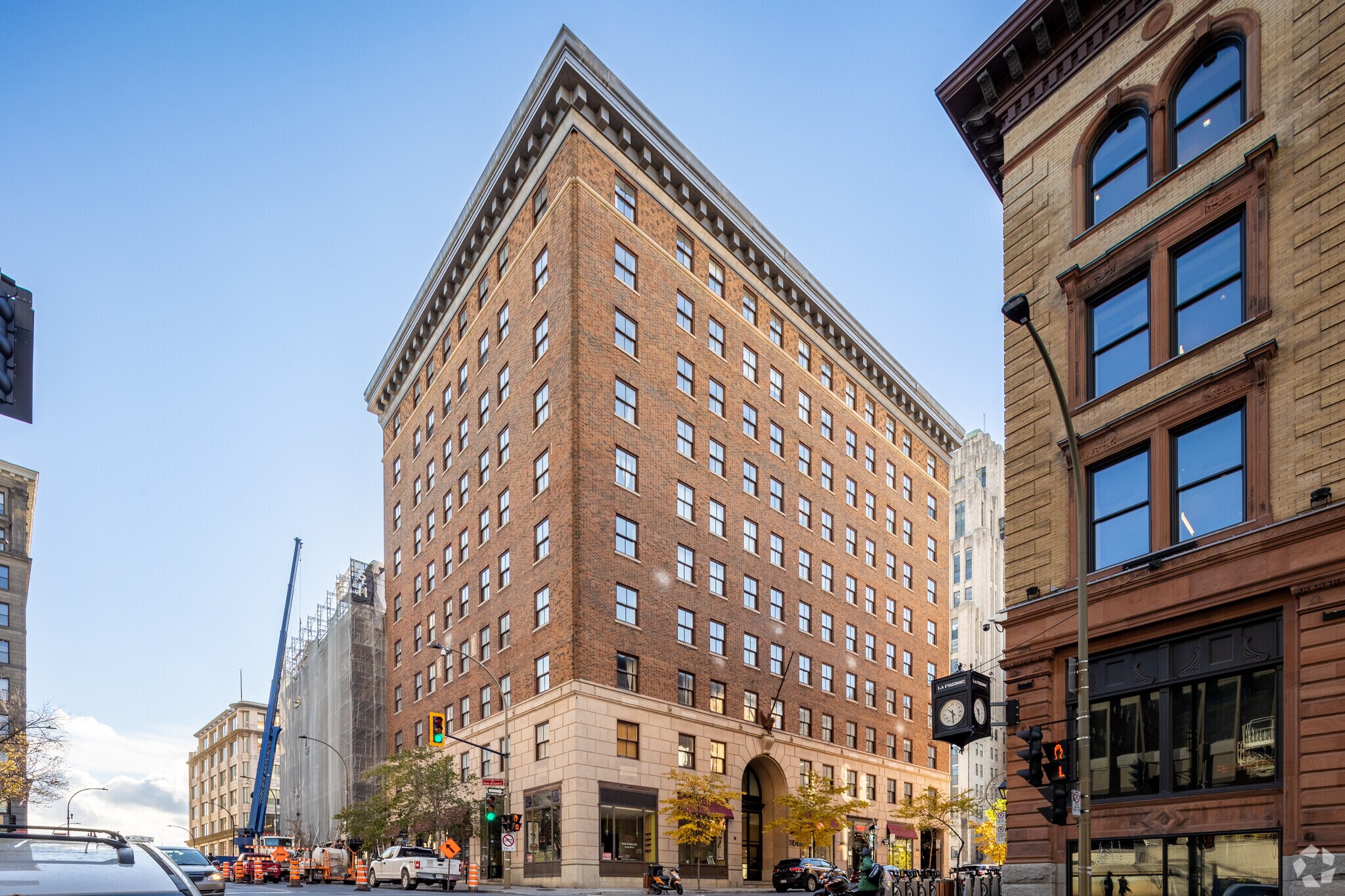 10 Rue Saint-Jacques, Montréal, QC for sale Building Photo- Image 1 of 1