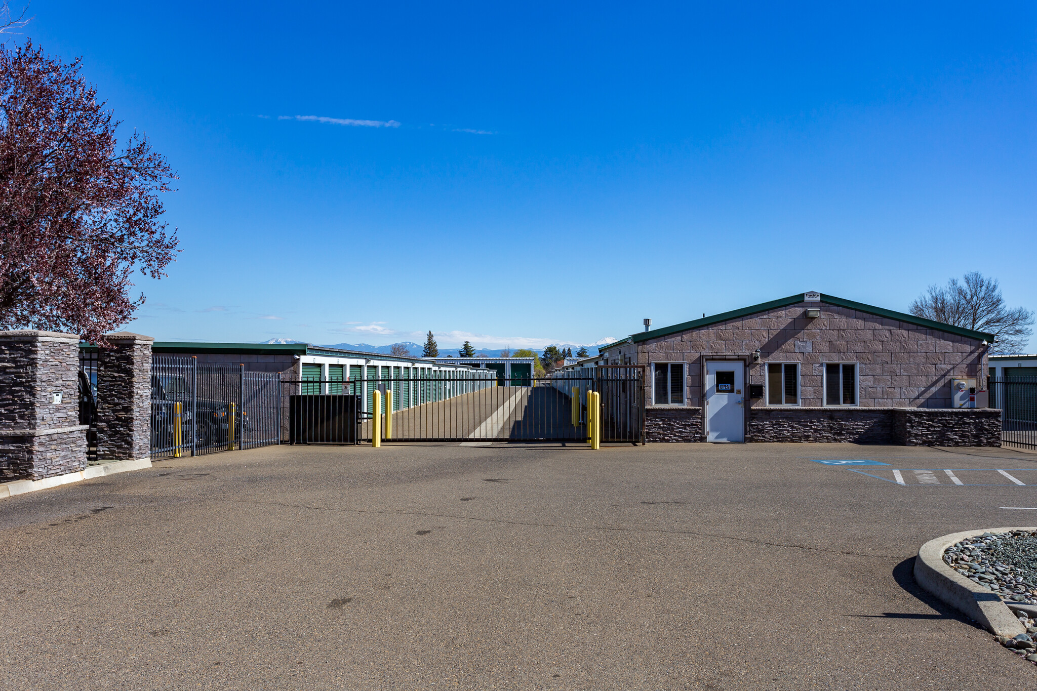 8645 Airport Rd, Redding, CA for sale Primary Photo- Image 1 of 1