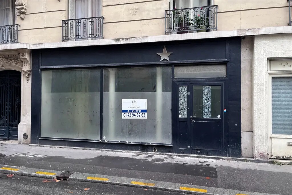 Retail in Paris for lease Building Photo- Image 1 of 9