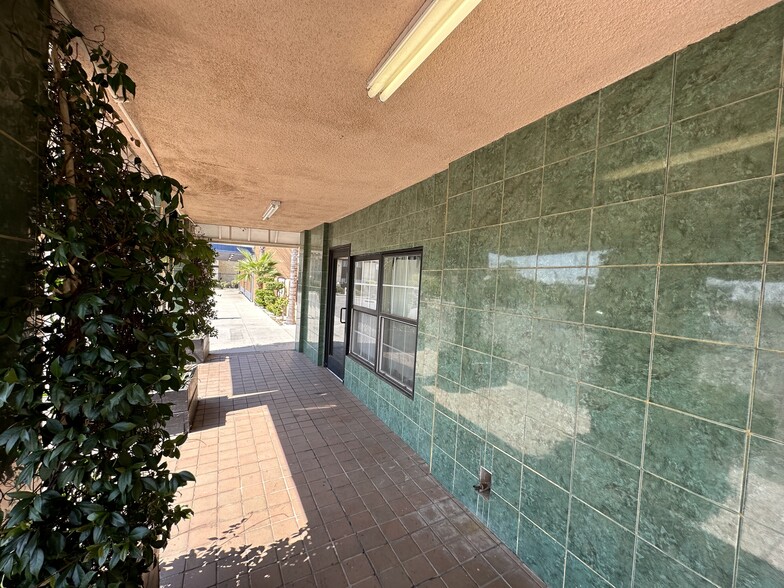 3607 Mt Vernon Ave, Bakersfield, CA for lease - Building Photo - Image 2 of 6