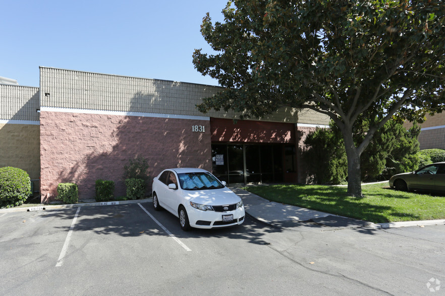 1831 S Commercenter Dr W, San Bernardino, CA for sale - Primary Photo - Image 1 of 1