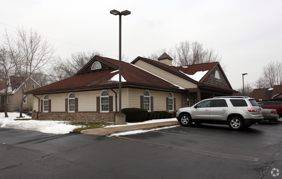 30201 Dequindre Rd, Madison Heights, MI for lease - Building Photo - Image 1 of 3