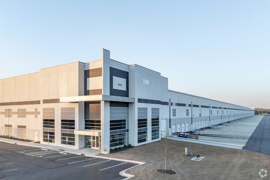 1500 Delta Dr, Gastonia, NC for lease - Primary Photo - Image 1 of 23