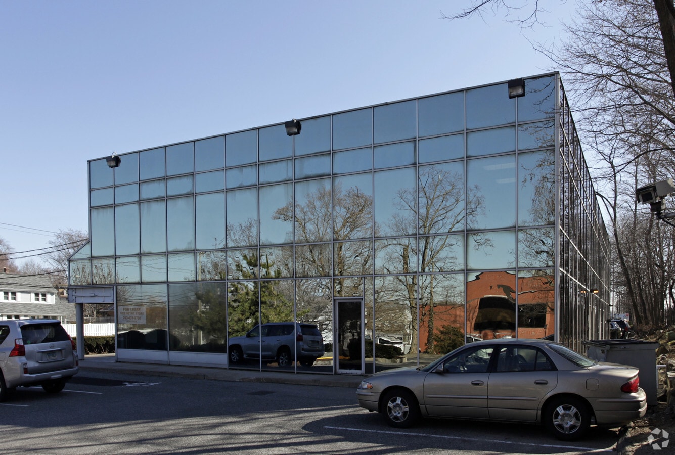 1212 E Putnam Ave, Riverside, CT 06878 Retail for Lease