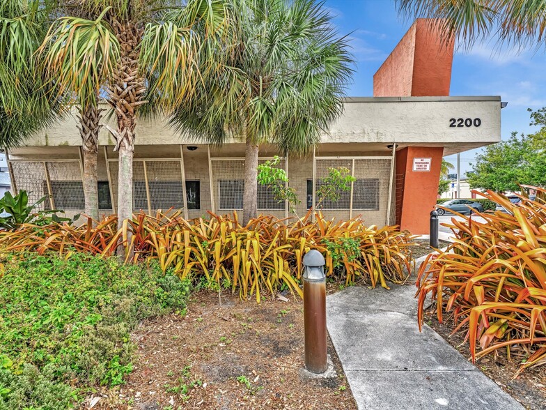 2200 N University Dr, Sunrise, FL for sale - Building Photo - Image 1 of 55