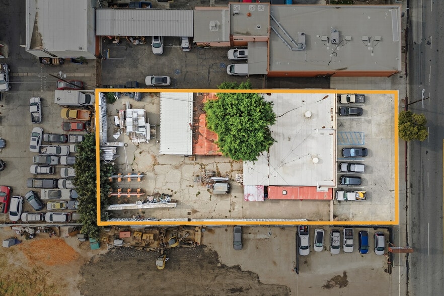 18446 Vanowen St, Reseda, CA for sale - Building Photo - Image 2 of 11