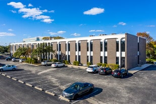 Brass Professional Center - Bar