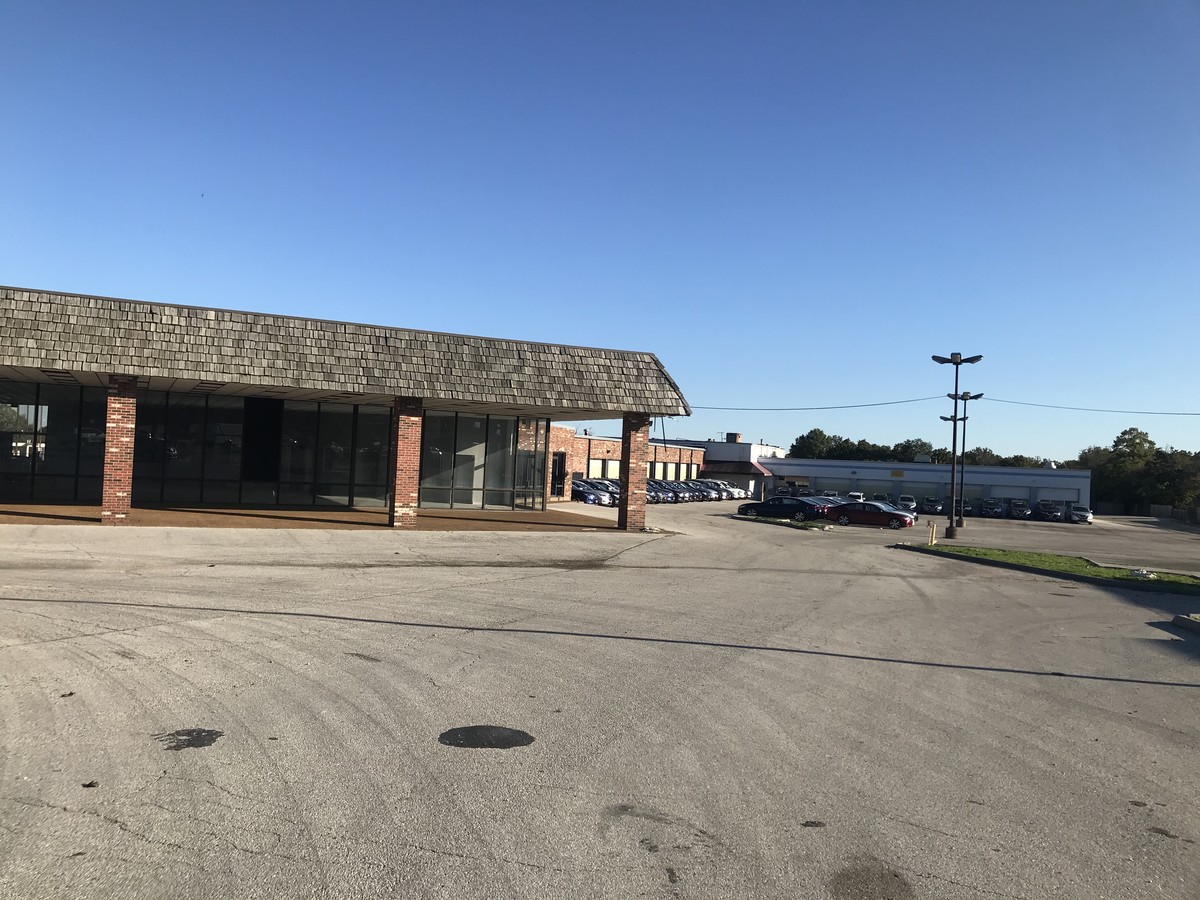 15970 Manchester Rd, Ballwin, MO, 63011 - Retail Property For Sale ...