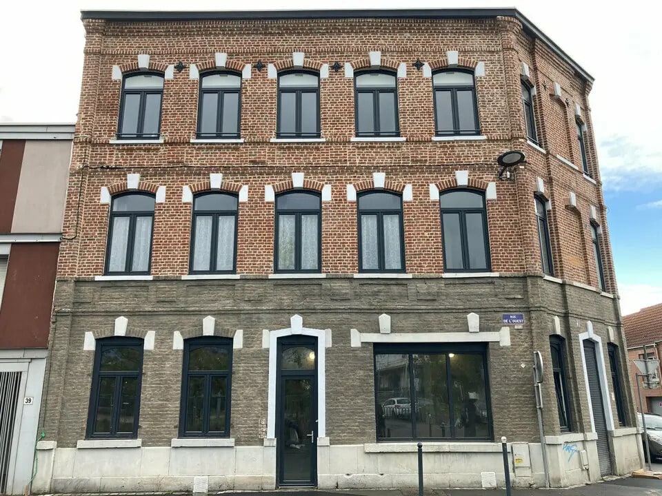 Retail in Roubaix for lease Building Photo- Image 1 of 4