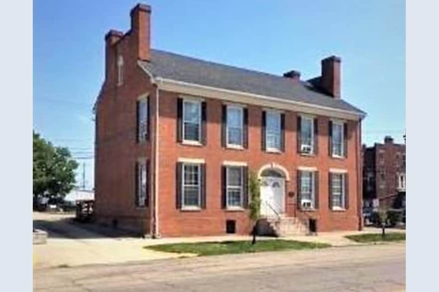 16 N Main St, London OH - Commercial Real Estate