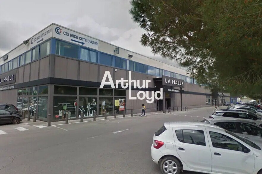 Retail in Grasse for lease - Building Photo - Image 2 of 4