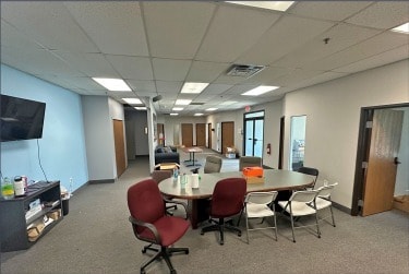 2938 Waterview Dr, Rochester Hills, MI for lease - Interior Photo - Image 2 of 5