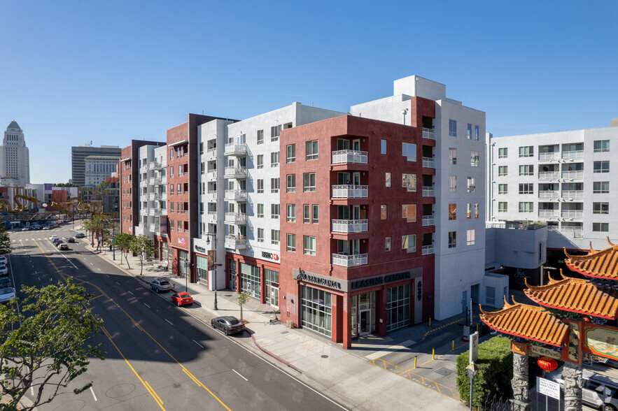 639 N Broadway, Los Angeles, CA for lease - Building Photo - Image 2 of 6