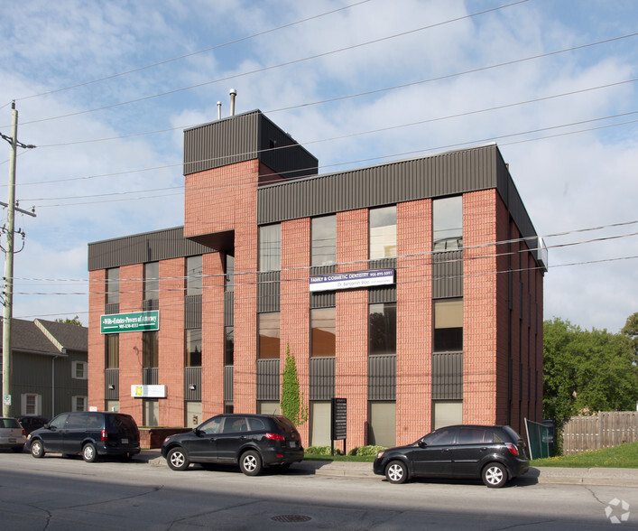 30 Prospect St, Newmarket, ON for lease - Primary Photo - Image 1 of 2