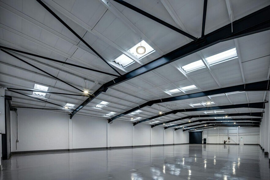 5 Spring Rd, Smethwick for lease - Building Photo - Image 2 of 9