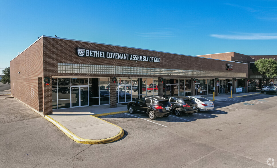 6812 Bandera Rd, San Antonio, TX for lease - Building Photo - Image 1 of 17