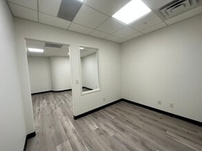4420 Valley View Rd, Edina, MN for lease Interior Photo- Image 1 of 5