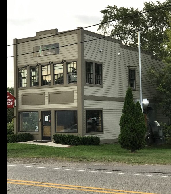 507 W Commerce Rd, Commerce Township, MI 48382