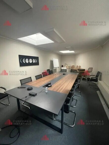 Office in Dijon for lease - Interior Photo - Image 3 of 4