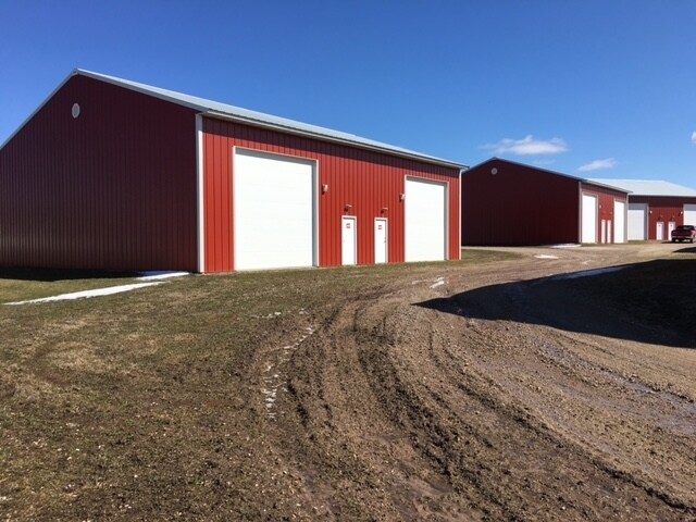 W521 Hacker Rd, Brillion, WI for sale - Primary Photo - Image 1 of 1