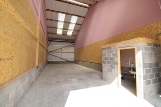 1-6 Hill View, Scarborough for lease Interior Photo- Image 1 of 3