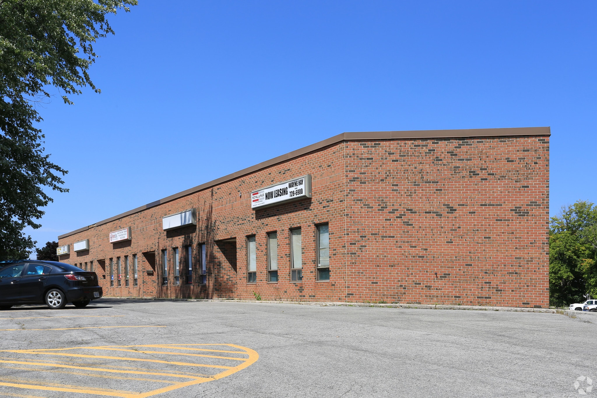 121 Welham Rd, Barrie, ON for sale Primary Photo- Image 1 of 1